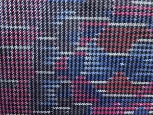 アンティーク　花に幾何学模様織り出し本場泥大島紬着物